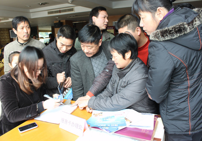 &ldquo;走進(jìn)售樓處&rdquo;持續(xù)火爆 累計(jì)辦理房天下卡近百